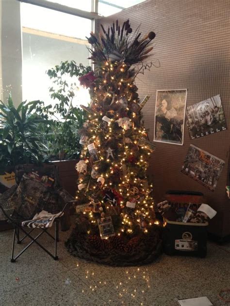 We have a wide variety of rustic themed decor or cabin decor including many wildlife decor themes, nature motifs and designer themes. 17 Best images about hunting themed christmas tree on ...