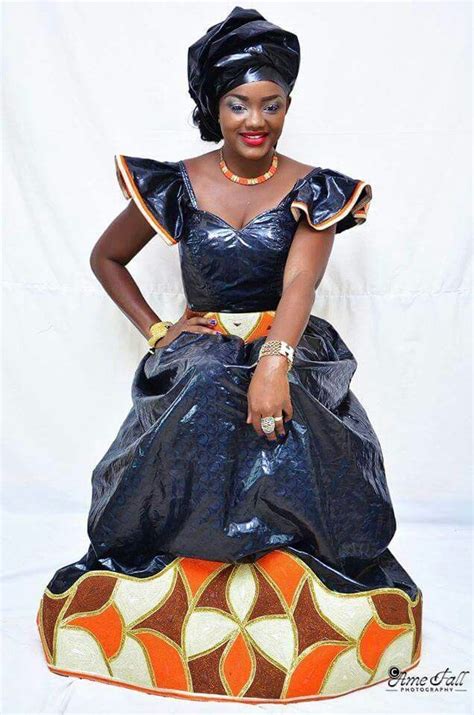 Dark, percusive, melodic, up lifting, techno. Senegalese beauty Fama Thioune | Mode africaine, Mode ...