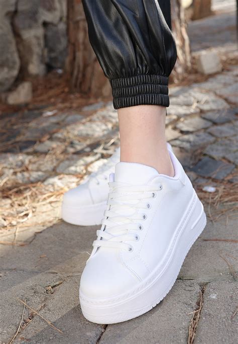 Leran Beyaz Cilt Bağcıklı Spor Ayakkabı Erbilden Türkiye nin En Ucuz