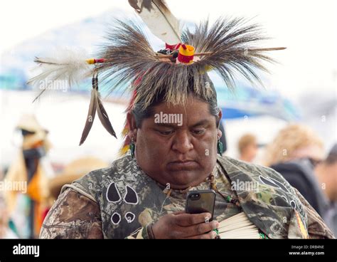 Modern Native American In Traditional Pow Wow Clothing Stock Photo Alamy