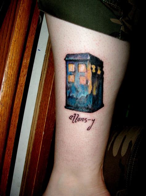 A Van Gogh Styled Tardis Doctor Who Tattoos Tattoos Tardis Tattoo
