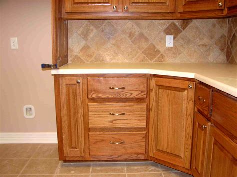 Corner Kitchen Cabinet What To Do To Avoid Awkward Look