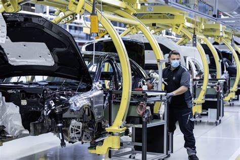 Daimler weitet Kurzarbeit nächste Woche aus JESMB