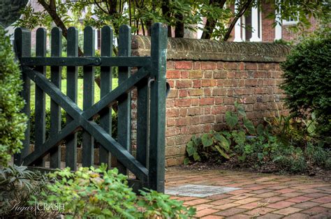 Yes, we carry a black product in garden fencing. Garden | I loved the little fence, it was so cute ...
