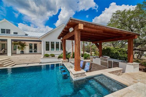 Swim Up Bars Are The Ultimate Cool Factor For Your Pool Infinity Pools Of Texas