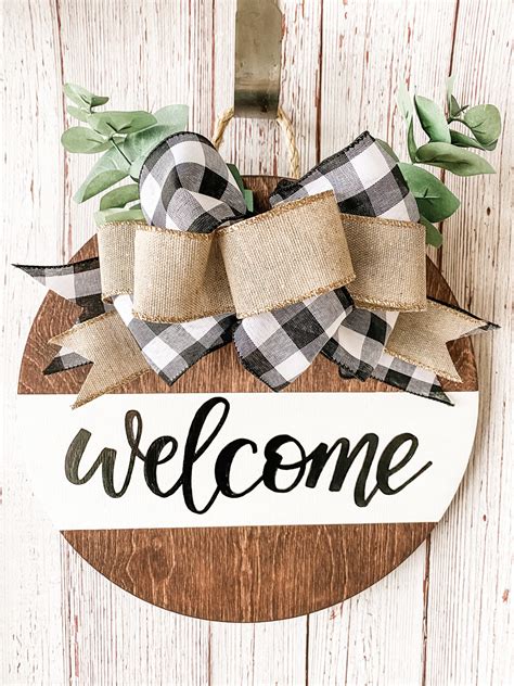 Round Welcome Sign - Spouse-ly