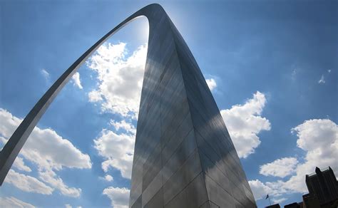 See What Its Like To Hang Outside Of St Louis Gateway Arch