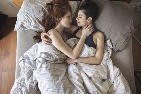 Sleep Lesbians Kissing Porn Sex Photos