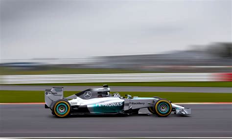 Es ging aus dem britischen rennstall brawn gp hervor. Mercedes F1 Team Cleared From the Tyre Pressure Issue