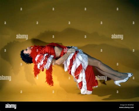Mujer Al Parecer Fotos E Imágenes De Stock Alamy