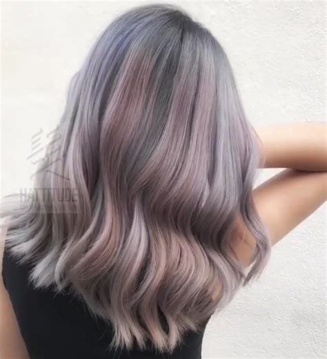 You can't tell just by looking at them or what color they are if they are colorfast to bleach, but you can test for colorfastness with a simple bleachability test: Pin by Caroline Tan on Hair Colour in 2020 | Bleach hair ...