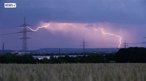 Alle tools um bei blitz, donner und sturm sicher zu sein. 10.06.2014 (N) Unwetter über Franken - Weitere Bilder - - YouTube