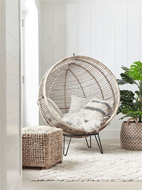 Round Rattan Cocoon Chair In 2020 Luxury Chairs Rattan Egg Chair