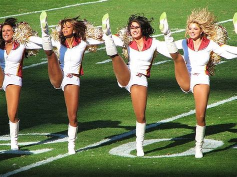 Sexy Cheerleaders High Kicking 51 Pics