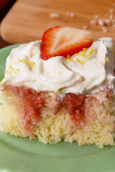 This recipe uses instant vanilla pudding as its filling. 30+ Poke Cake Recipes - How To Make a Poke Cake - Delish.com