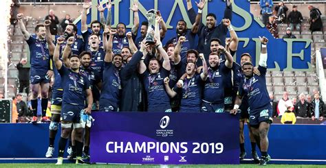 A cup that must be competed for more than once before passing into the permanent possession of a winner … useful english dictionary. Challenge Cup : La passe de trois pour Clermont