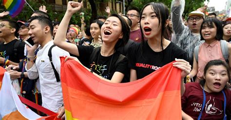 Taiwan Parliament Legalises Same Sex Marriage In A Historic First For Asia