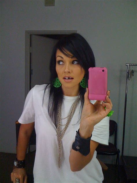 kandeej.com: troubles and toothless