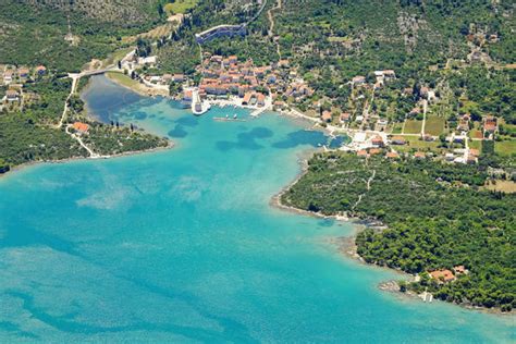 Détachement de reconnaissance de l'armée 10, italian: Mali Ston Harbour in Mali Ston, Croatia - Marina Reviews ...