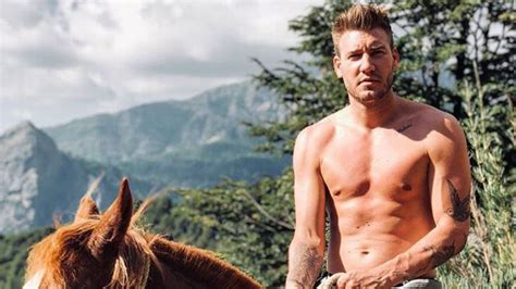 Todas las noticias sobre armand duplantis publicadas en el país. Nicklas Bendtner celebrates birthday with shirtless ...