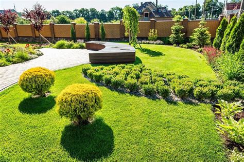 Hier erfahren sie, welche aufgaben mieter und vermieter bei der bei der regelung zur gartenpflege gibt es grundsätzlich zwei möglichkeiten: Gartenpflege - Harisch Blumen GmbH