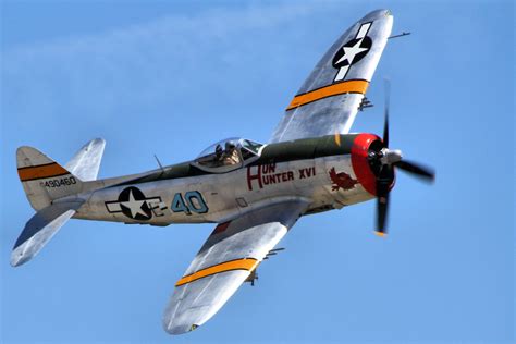 P 47 thunderbolt in flight view of a prototype of the republic p 47n thunderbolt role fighter bomber. Meet the The Republic P-47 Thunderbolt: The World War II ...