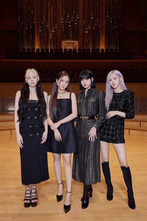 Jisoo, jennie, lisa, and rosé. All About BLACKPINK's Twitter Hashflags, As Explained By The Members Themselves - Koreaboo