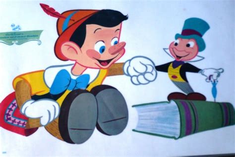 Disney Pinocchio With Jimmy The Cricket Teapot Pluss