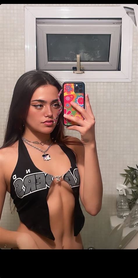 Sexy Selfie R Maia Reficco