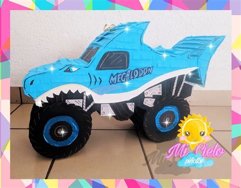 Piñata Megalodón Monster Jam Piñatas Diseños De Piñatas Fiesta De