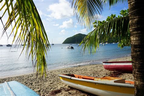 Außerdem zusätzliche reiseinformationen zum flugplan, währungskurse, entfernungen und das wetter vor ort. Martinique Sehenswürdigkeiten: Top 10 Ausflüge und Things ...