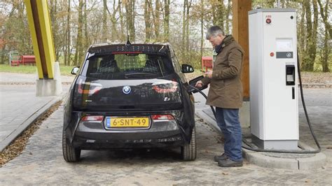 Milieudefensie heeft een rapport gepubliceerd genaamd draw the line waarmee nu voor het eerst de schandalen rondom palmolie zijn gepubliceerd. Sneller dan je denkt: huis zonder gas en auto zonder ...