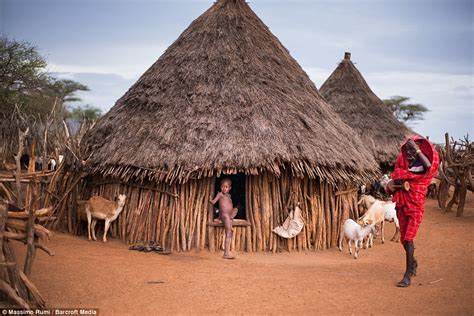 Massimo Rumis Photographs Show Ethiopias Omo Valley Tribesmen Daily