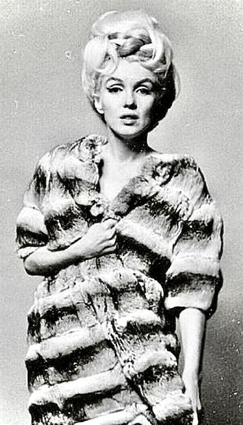 marilyn wrapped in fur photo by bert stern 1962 marilyn monroe photos marilyn norma jean