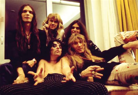 Alice Cooper Band Lands In The Rock Hall Goldmine Magazine Record