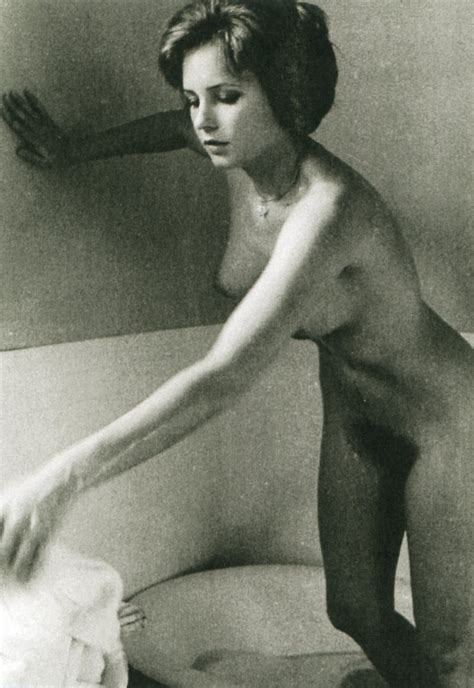 Naked Irene Miracle In La Portiera Nuda