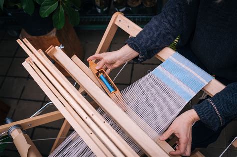 Learning To Weave On A Four Shaft Loom Weaver House Partnership