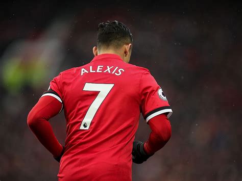 Alexis Sanchez Shirt Sales Help Set New Manchester United Record