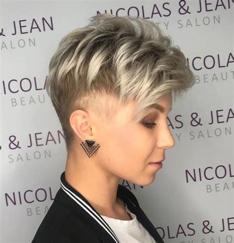20 Statement Androgynous Haircuts For Women In 2020 Androgynous