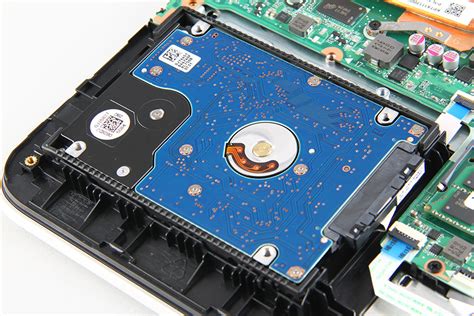 Graphics are powered by intel integrated hd graphics 4400. HP Pavilion 15-ab000 disassembly and RAM, HDD upgrade ...