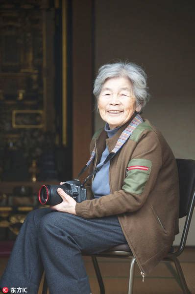 日本の90歳おばあちゃんの自撮り画像が海外で話題に