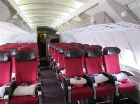 Virgin atlantic first took to the skies in 1984, instantly shaking things up and attracting plenty of attention. Upper deck virgin 747? - theDIBB