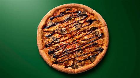 Papa Johns Uk Introduces New Vegan Bbq Chicken Pizza For Veganuary
