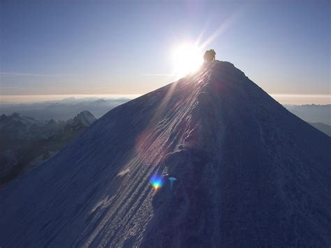 Sonnenaufgang Am Gipfelgrat Foto And Bild Landschaft Berge Gipfel Und