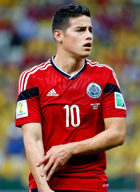 Maybe you would like to learn more about one of these? James Rodríguez durante un partido del Mundial 2014 - Foto ...
