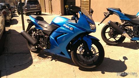 Kawasaki ninja 300 has been launched by the india kawasaki motors private limited which is an indian motor cycle retailer. PICTURE CAR SERVICES LTD | Kawasaki Ninja 300 Blue 2010 ...