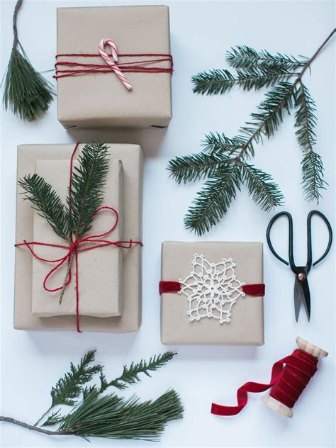 A Very Merry Minimal Christmas Simple Holiday T Wrapping Lauren