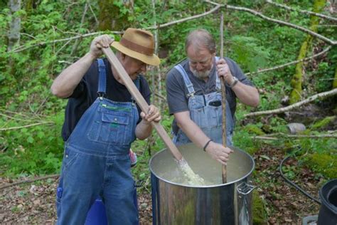 Moonshiners Master Distiller And Smoke Ring Premiering Wednesdays On