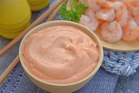 Mix all of your ingredients together in a glass container. 3- Minute Homemade Yum Yum Sauce Recipe + VIDEO - Hibachi ...