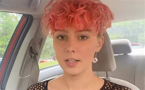 20 year old musician urging people to stream her music because she does not want a 9 to 5 job